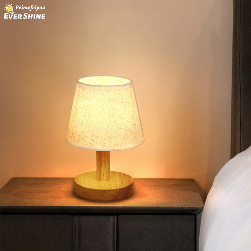 Yellow Desk Setup - Retro lampka biurkowa LED zasilana przez