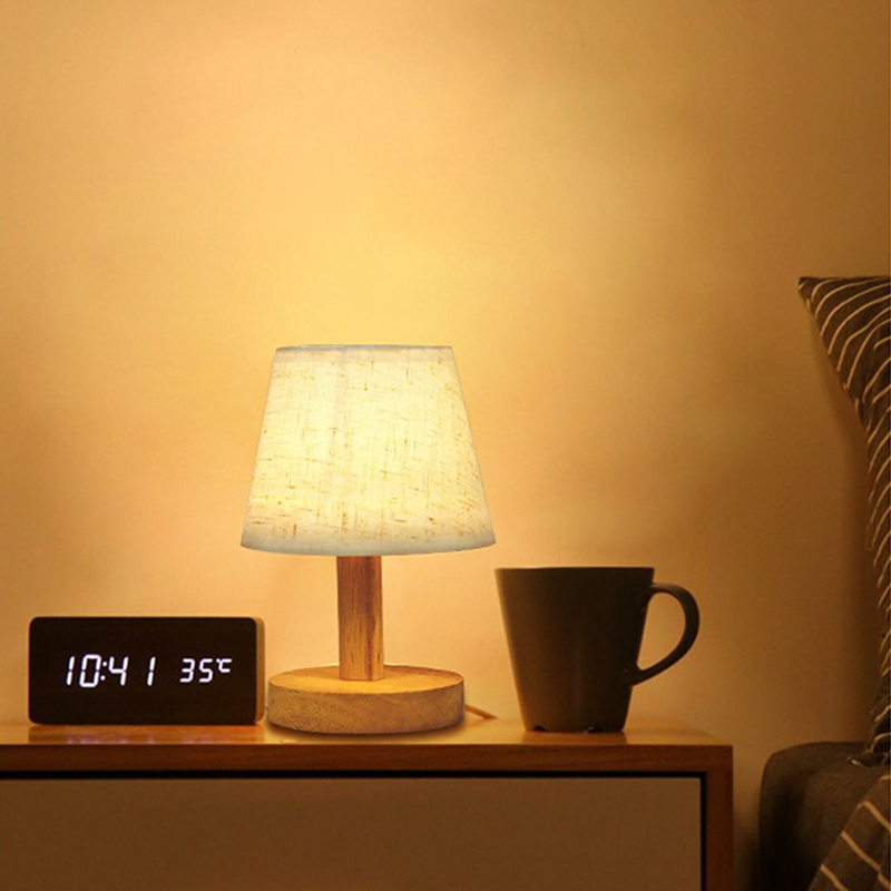 Retro lampka biurkowa LED zasi – Yellow Desk Setup recenzja i cena
