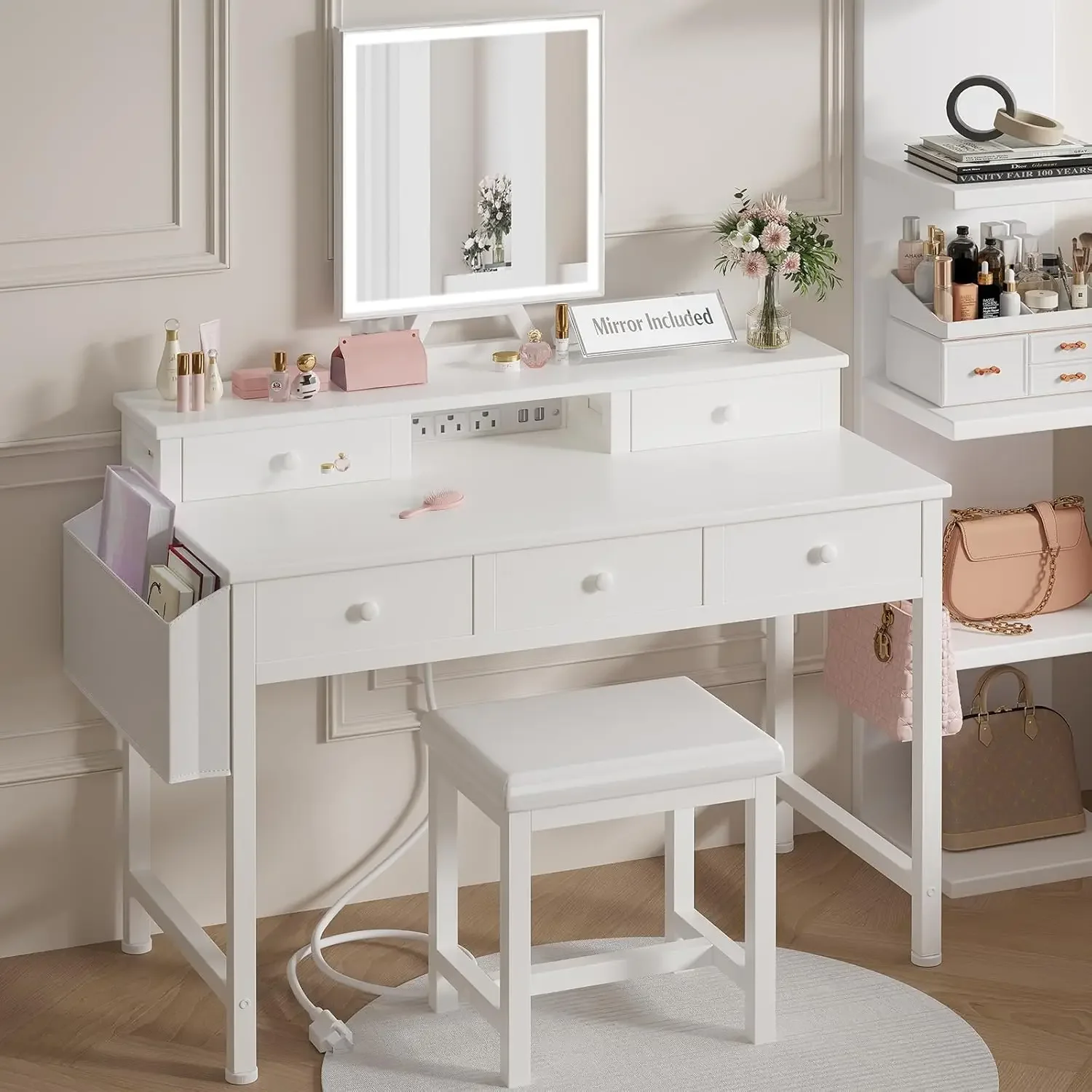 Biała toaletka z lustrem i ośw – Desk Vanity Setup recenzja i cena